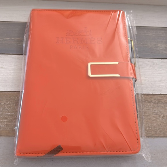 Hermès Orange Leather Notebook Cover GWP - Picture 10 of 10